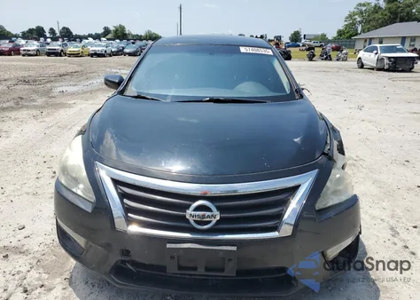 2015 Nissan Altima 2.5 из США, поврежденный, VIN 1N4AL3AP7FN331636